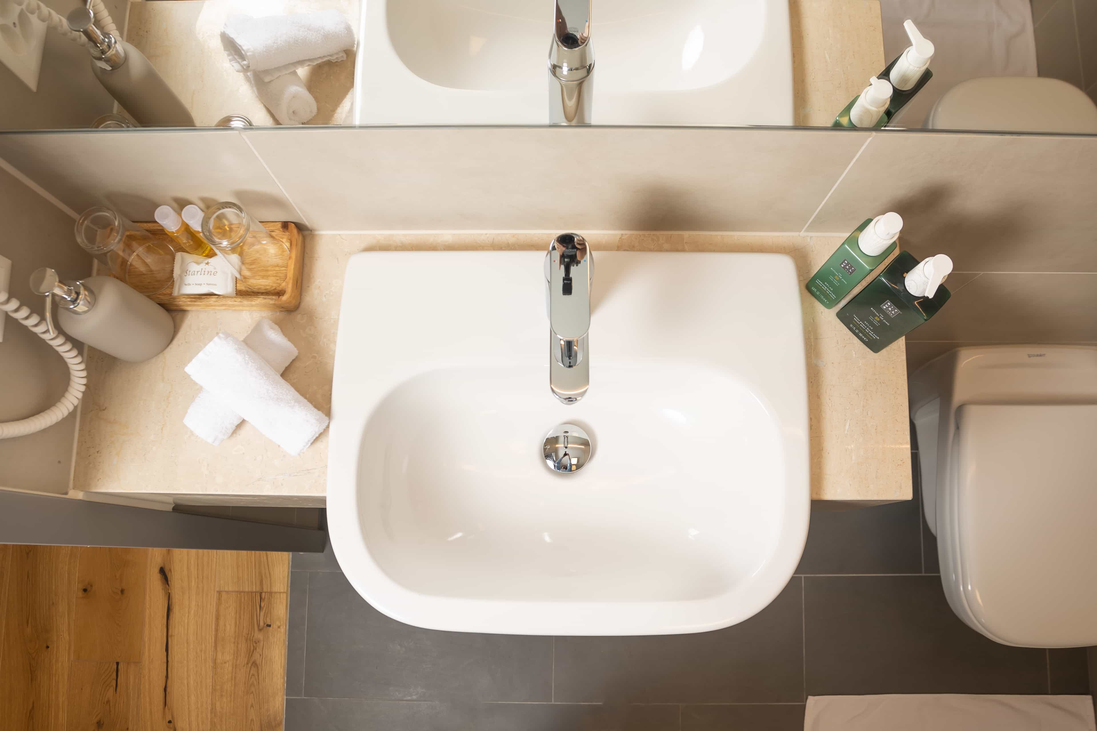 A sink at La Maison Suisse Döttingen